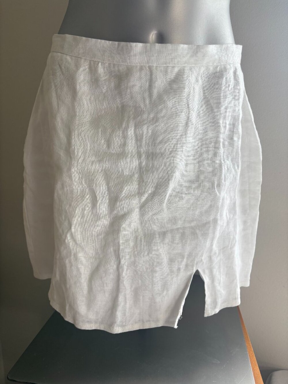 VRG GRL White Linen All This Love Mini Skirt AU Size 12, US Size 8